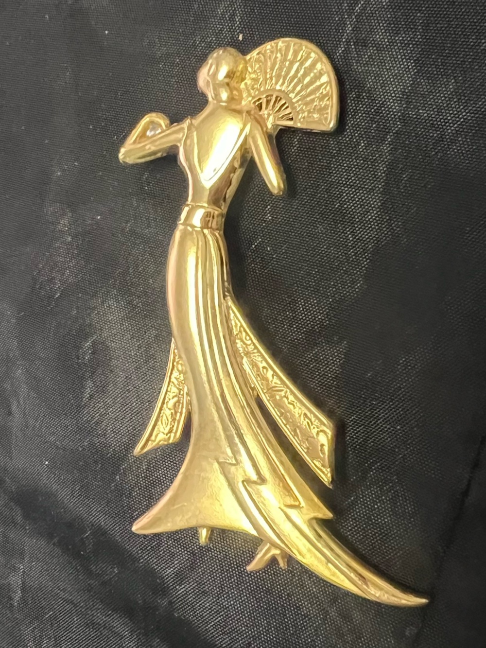 JJ Jonette Art Deco Lady With Fan Brooch Gold Tone Signed